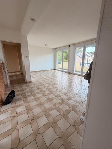 A LOUER APPARTEMENT  DEUX CHAMBRES A HARLY 02100
