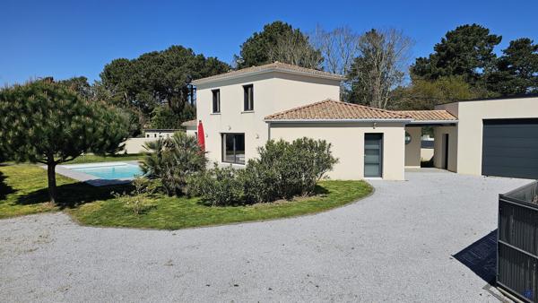 Villa de 169m² avec piscine