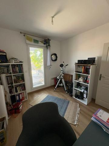 Appartement à vendre 3 pièces ROQUEVAIRE (13)+ TERRASSE 100 M2
