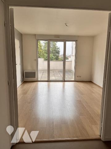 Appartement type 4 avec deux terrasses, cave et garage