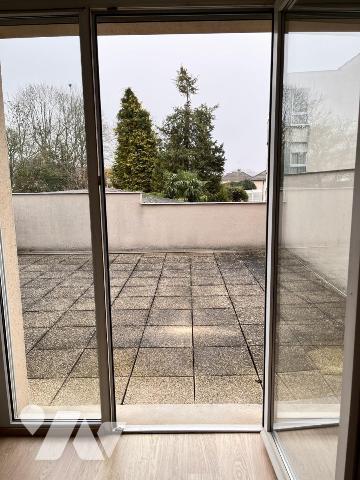 Appartement type 4 avec deux terrasses, cave et garage