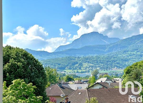 Appartement 3 pièces de 69 m² à Chambéry (73000)