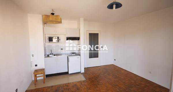 Location Studio 23.57 m² - Grenoble 38100