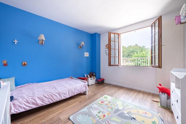 Maison familiale rénovée – 237 m² sur terrain de 1400 m² – Rambouillet, proche parc du Château