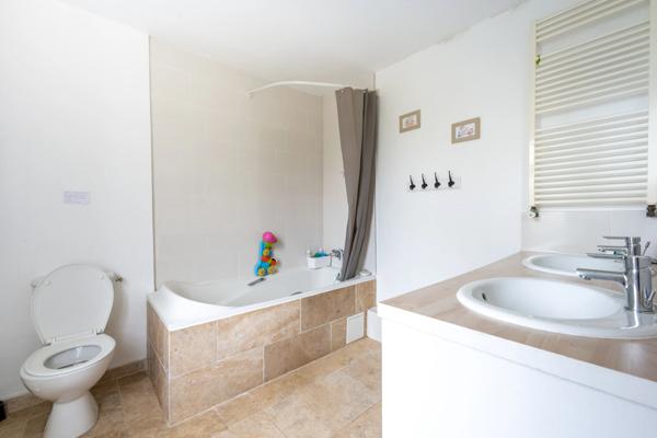 Maison familiale rénovée – 237 m² sur terrain de 1400 m² – Rambouillet, proche parc du Château