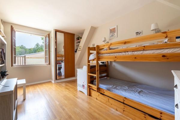 Maison familiale rénovée – 237 m² sur terrain de 1400 m² – Rambouillet, proche parc du Château
