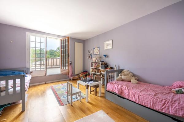 Maison familiale rénovée – 237 m² sur terrain de 1400 m² – Rambouillet, proche parc du Château