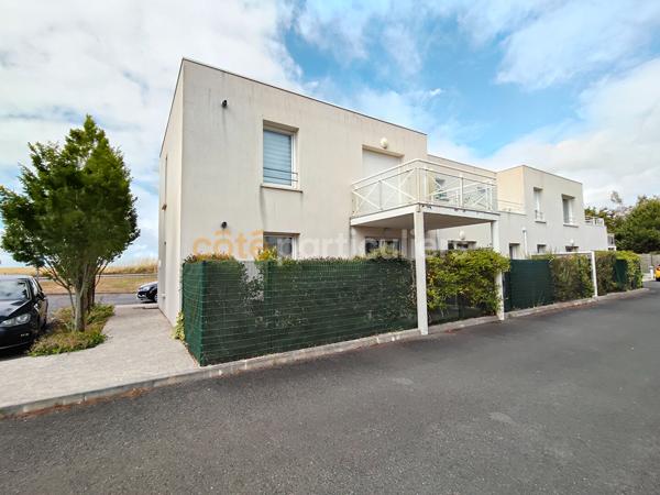 Vente
                Appartement70,33 m² - 3 Pièces -
                    LAGORD (17140)