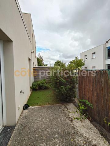 Vente
                Appartement70,33 m² - 3 Pièces -
                    LAGORD (17140)