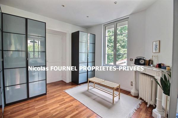 Saint Etienne maison de Maître de 275 m²  5 chambres, avec piscine, dépendance et carport sur 1900m² de terrain