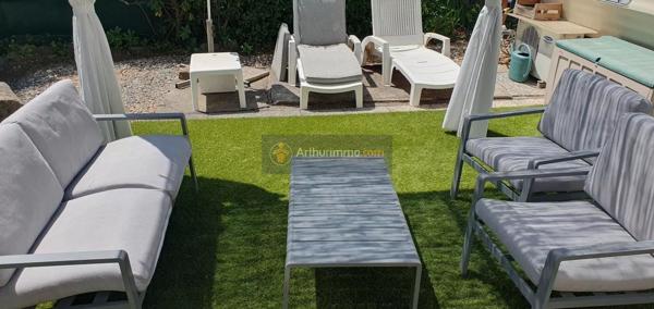 Vente                                                      Terrain
                        
                                         200 m2                     à Fréjus
