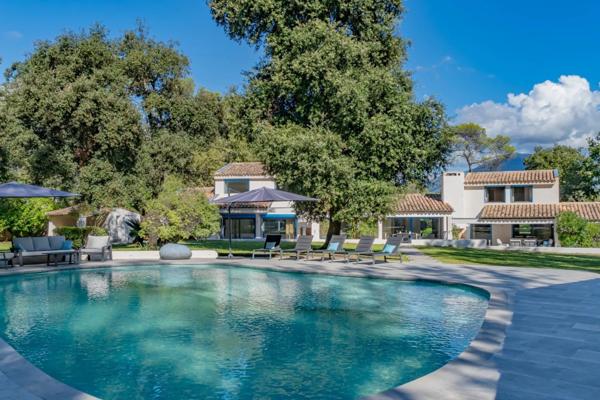 Maison à vendre à Valbonne (06560) - Alpes-Maritimes