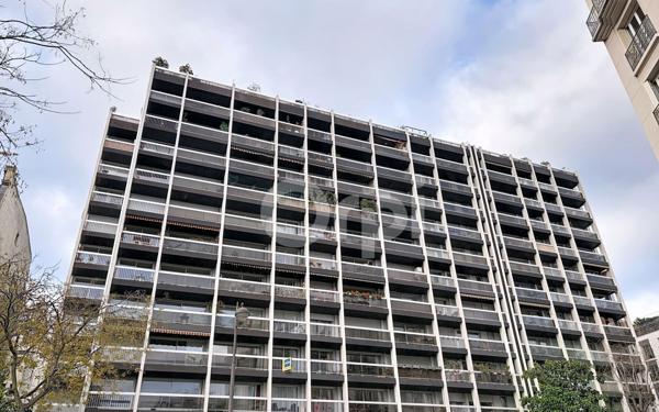 Appartement à vendre    3 pièces • 68 m2 Paris 15