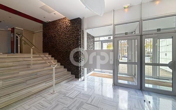 Appartement à vendre    3 pièces • 68 m2 Paris 15