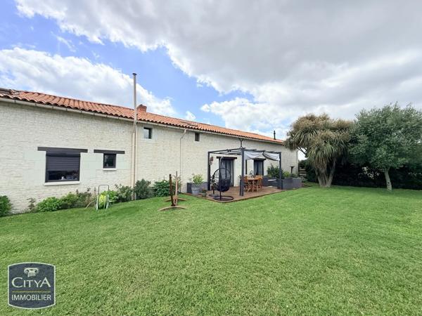 Maison à vendre 5 pièces 125m² La Roche-Rigault (86200)