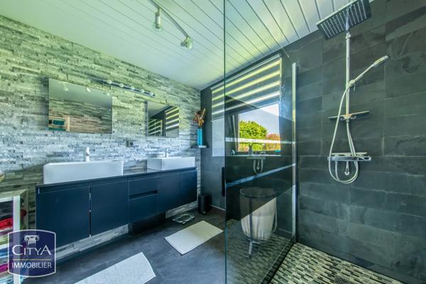 Maison à vendre 5 pièces 125m² La Roche-Rigault (86200)
