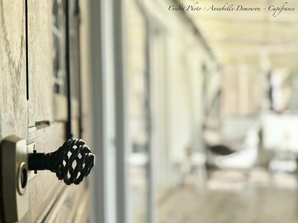 CÉBAZAT HYPERCENTRE – MAISON DE CARACTÈRE + T2 INDÉPENDANT – 183 m² HABITABLES ENV. – DÉPENDANCES – EXTÉRIEURS