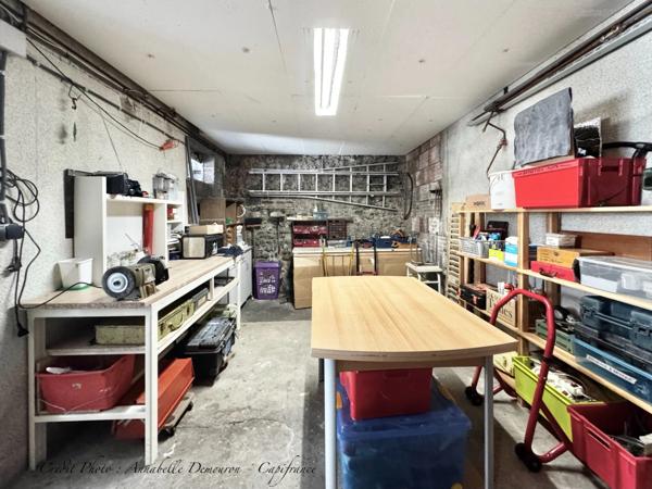 CÉBAZAT HYPERCENTRE – MAISON DE CARACTÈRE + T2 INDÉPENDANT – 183 m² HABITABLES ENV. – DÉPENDANCES – EXTÉRIEURS