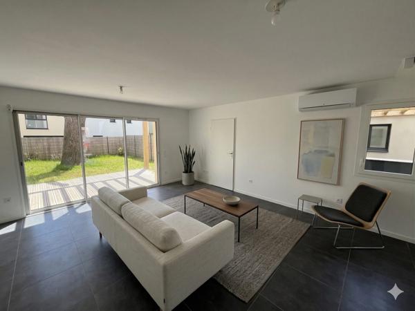 Maison avec Garage et Jardin