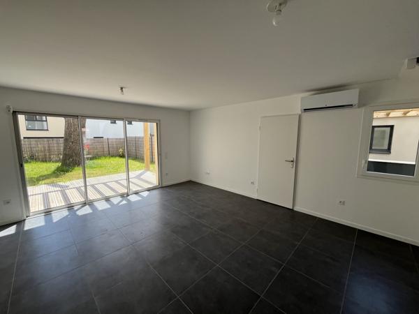 Maison avec Garage et Jardin