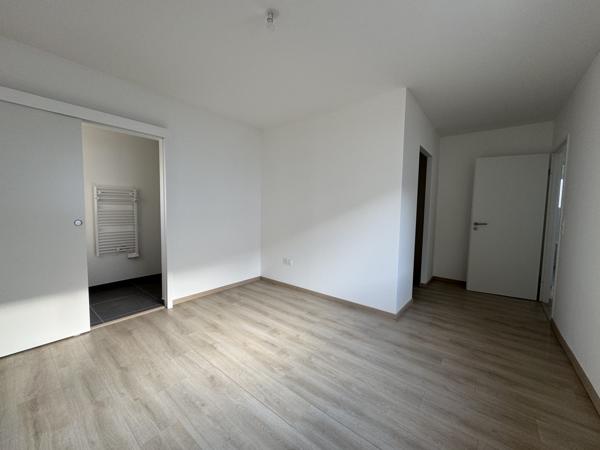 Maison avec Garage et Jardin