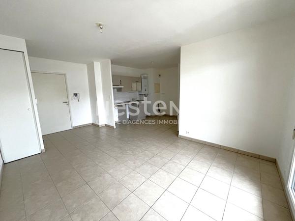 SAINT HERBLAIN, appartement 2 chambres avec balcon et stationnement sécurisé
