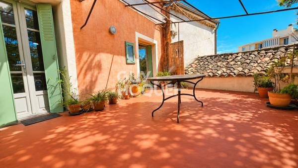 Maison de ville de caractère Montpellier Ouest 156 m2 + garage+ terrasse et jardinet