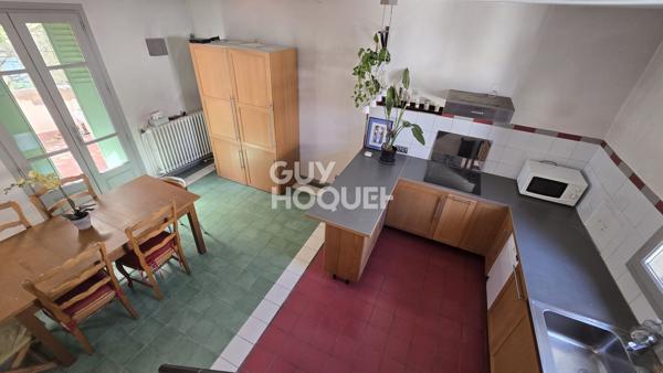 Maison de ville de caractère Montpellier Ouest 156 m2 + garage+ terrasse et jardinet