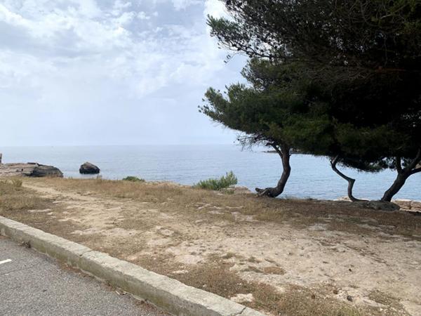 Villa front de mer CARRO