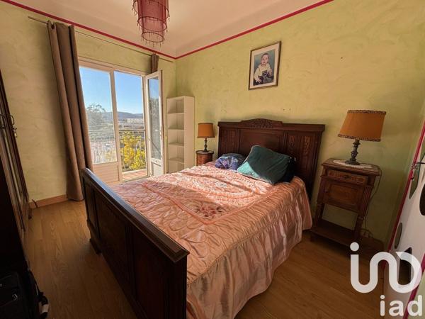 Appartement 5 pièces de 177 m² à Bormes-les-Mimosas (83230)