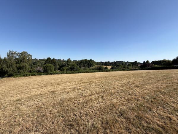 Terrain à vendre à Saint-Yrieix-la-Perche (87500) - Haute-Vienne