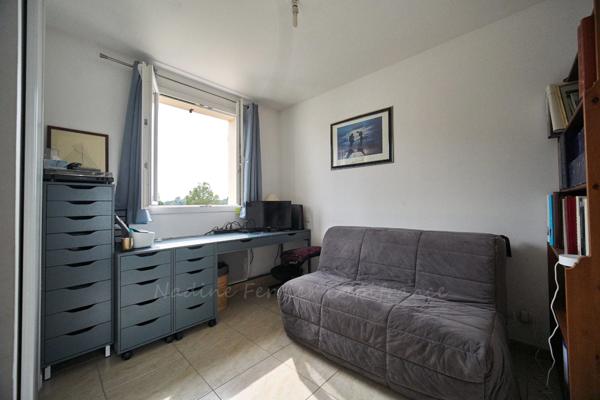 Maison récente et soignée avec piscine et garage