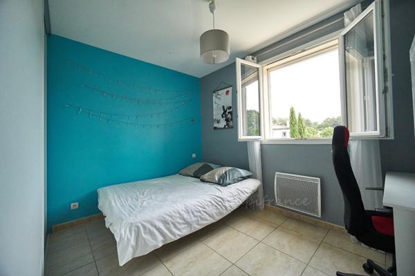 Maison récente et soignée avec piscine et garage