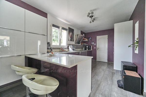 Maison récente et soignée avec piscine et garage