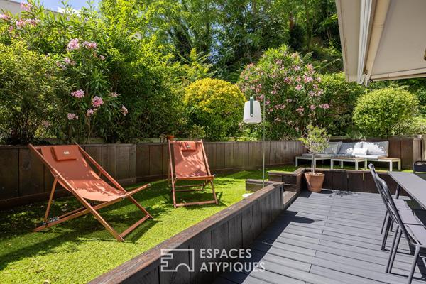 Rez-de-jardin rénové dans une résidence avec piscine et tennis