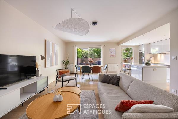 Rez-de-jardin rénové dans une résidence avec piscine et tennis