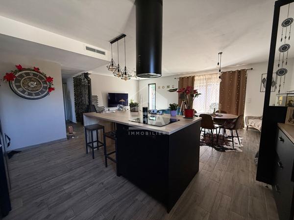 A VENDRE 83910 POURRIERES MAISON PLAIN PIED 98 M² SUR 670 M² DE JARDIN PISCINE