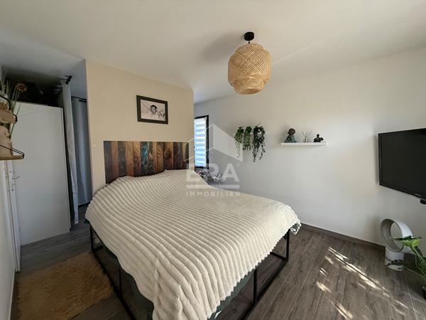 A VENDRE 83910 POURRIERES MAISON PLAIN PIED 98 M² SUR 670 M² DE JARDIN PISCINE