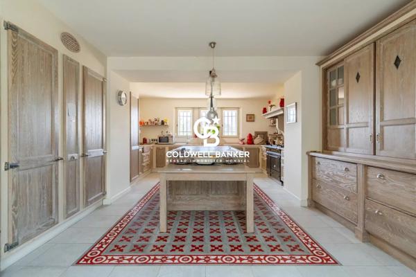 Mas 18 pièces à vendre Arles - 13200 / Réf: 86422837