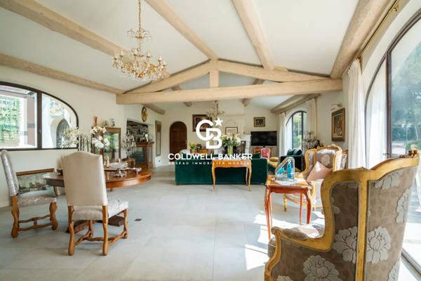 Mas 18 pièces à vendre Arles - 13200 / Réf: 86422837