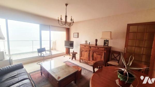 LA BAULE appartement face mer situé  au dernier étage