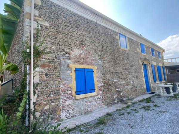 Maison de caractère 10 pièces avec piscine, dépendance et greniers aménageable (idéal gîtes) à SAINT SEVER (40)