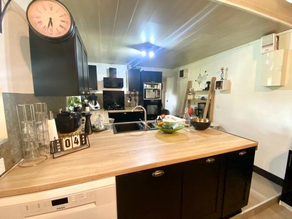 Maison de caractère 10 pièces avec piscine, dépendance et greniers aménageable (idéal gîtes) à SAINT SEVER (40)