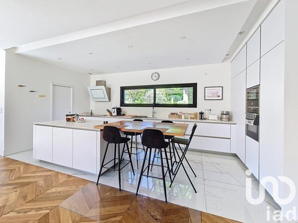 Maison d’architecte 8 pièces de 262 m² à Saint-Fargeau-Ponthierry (77310)