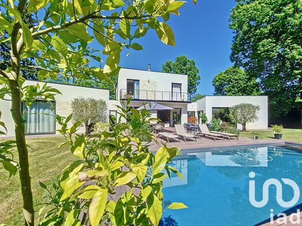 Maison d’architecte 8 pièces de 262 m² à Saint-Fargeau-Ponthierry (77310)