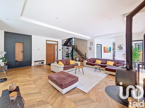 Maison d’architecte 8 pièces de 262 m² à Saint-Fargeau-Ponthierry (77310)