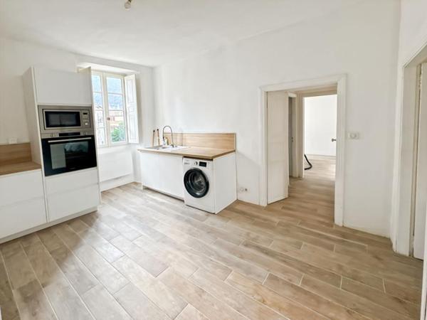 APPARTEMENT PLEIN CENTRE DE VICO