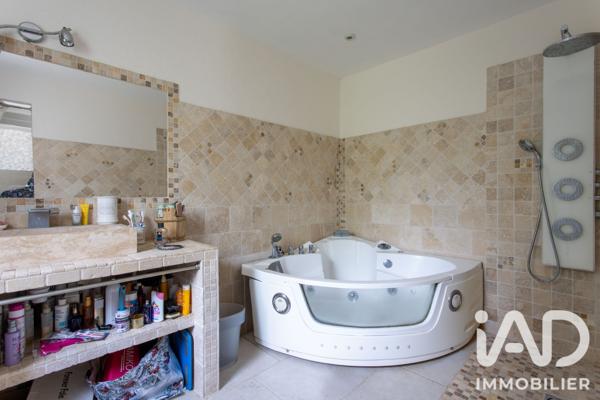 Maison à vendre 6 pièces 147 m² Rochefort-du-Gard