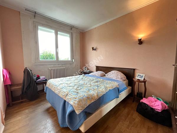 Hypercentre Chartres De Bretagne - Maison environ 85 m2 à rénover - Terrain 329m²