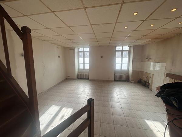 Ideal investisseur, maison a vendre à SAINT MEEN LE GRAND. Axe 164 ( Rennes / Loudéac.)